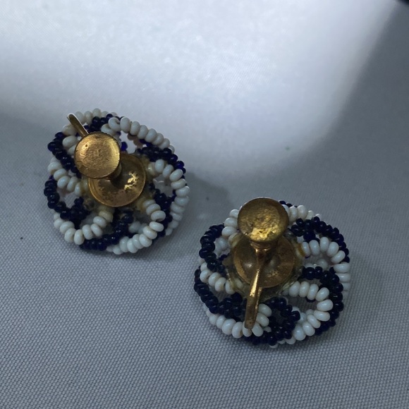 Vintage black white twisted seed bead earrings - Picture 6 of 8